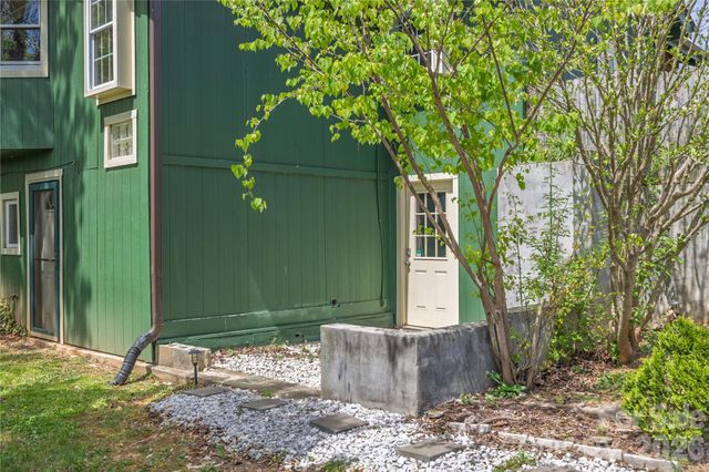18 Hopedale Circle, Asheville, NC 28806