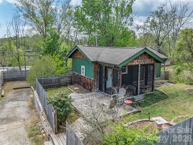 18 Hopedale Circle, Asheville, NC 28806