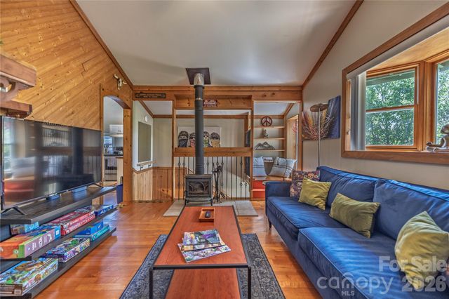 18 Hopedale Circle, Asheville, NC 28806
