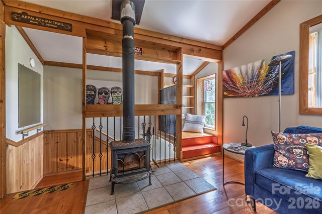 18 Hopedale Circle, Asheville, NC 28806