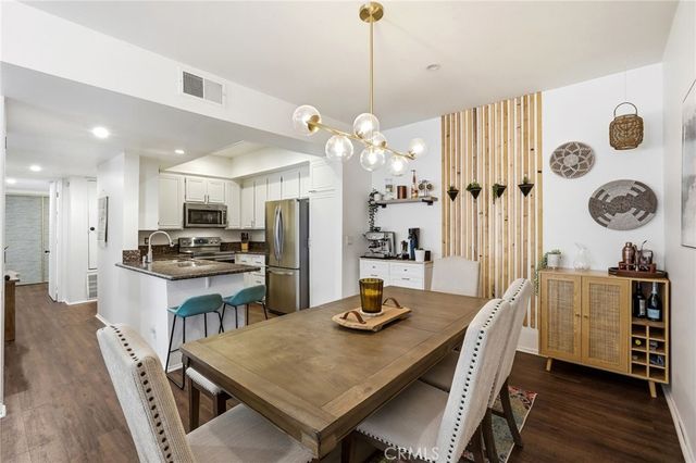 17711 Margate Street 103, Encino, CA 91316