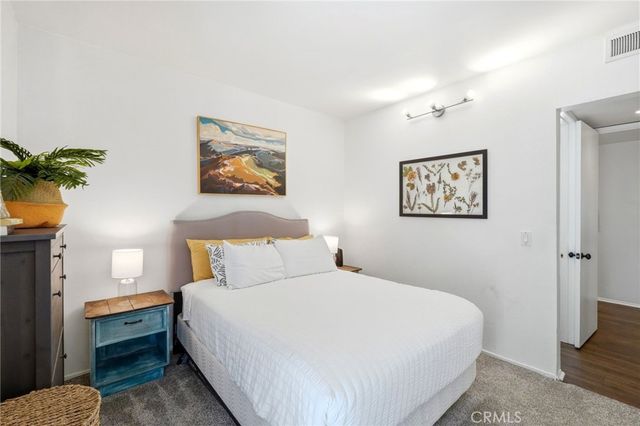 17711 Margate Street 103, Encino, CA 91316