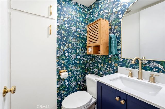 17711 Margate Street 103, Encino, CA 91316