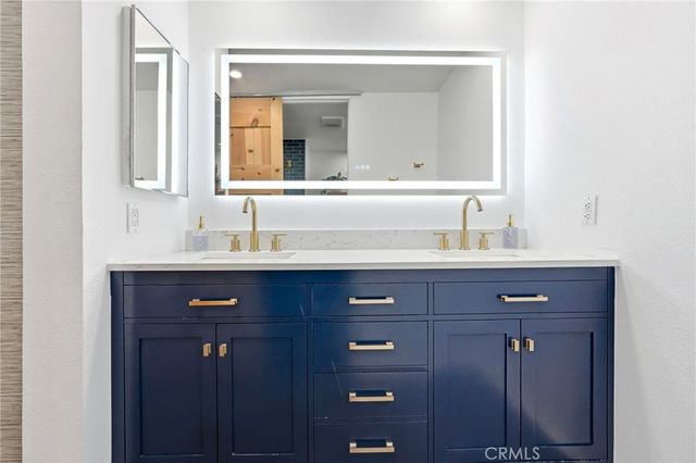 17711 Margate Street 103, Encino, CA 91316