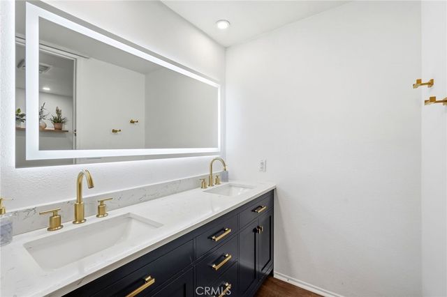 17711 Margate Street 103, Encino, CA 91316