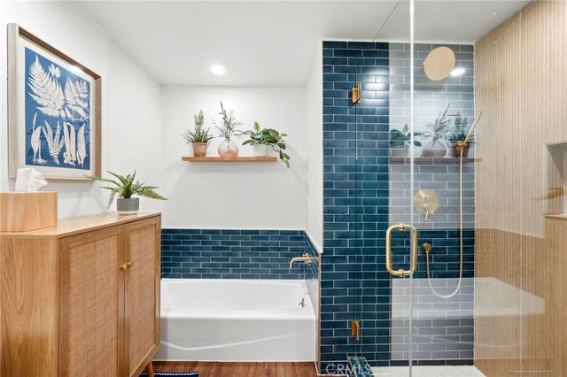 17711 Margate Street 103, Encino, CA 91316