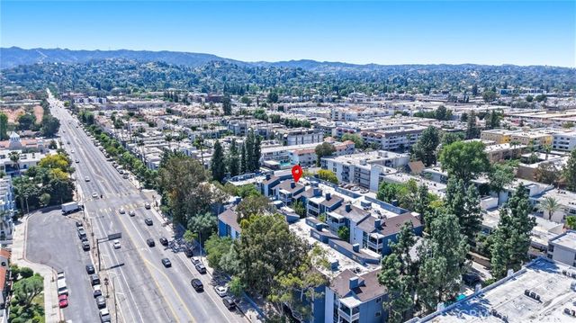 17711 Margate Street 103, Encino, CA 91316