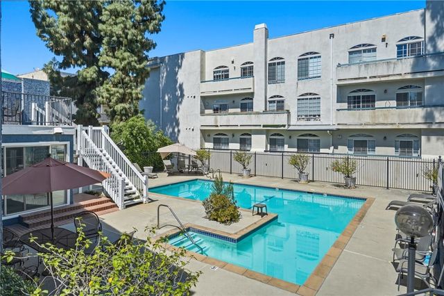 17711 Margate Street 103, Encino, CA 91316
