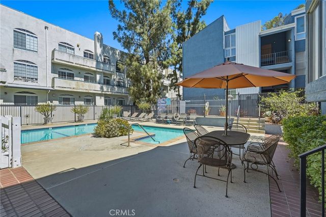 17711 Margate Street 103, Encino, CA 91316