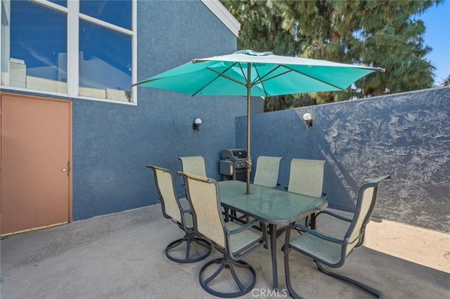 17711 Margate Street 103, Encino, CA 91316