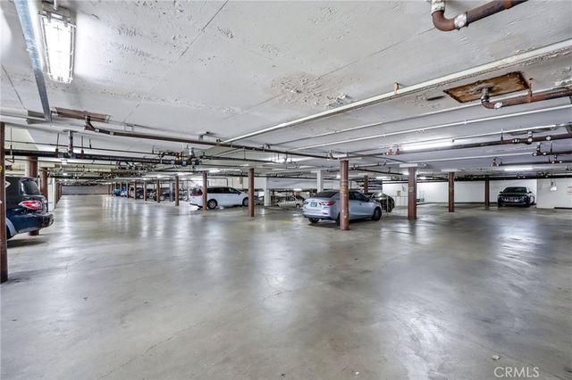 17711 Margate Street 103, Encino, CA 91316