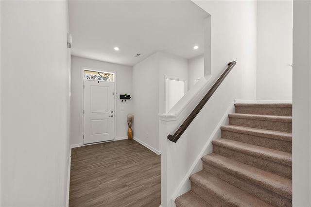 8 Wiltshire Circle, Easley, SC 29642