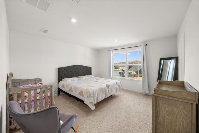 8 Wiltshire Circle, Easley, SC 29642