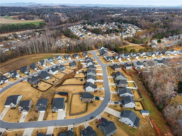 8 Wiltshire Circle, Easley, SC 29642