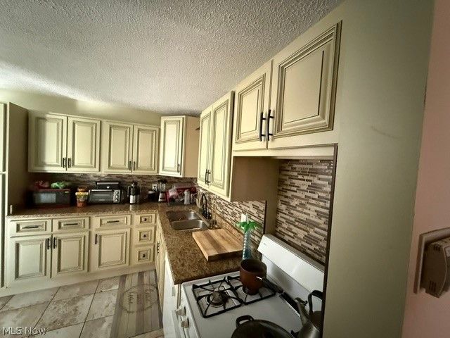 4141 W 57th Street, Cleveland, OH 44144