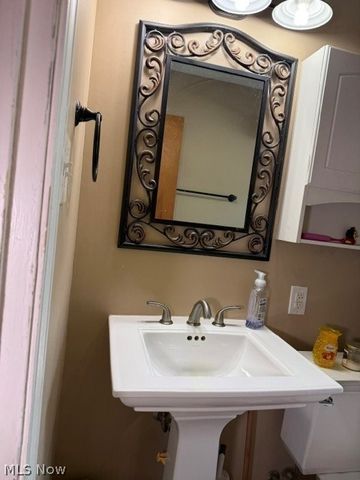 4141 W 57th Street, Cleveland, OH 44144