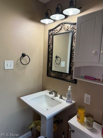 4141 W 57th Street, Cleveland, OH 44144