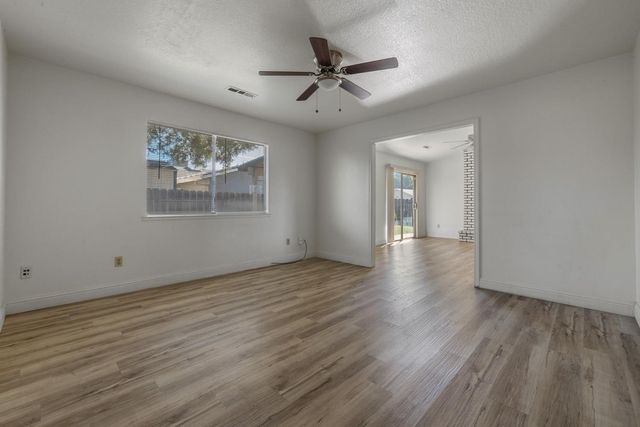 2500 Hampton Way, Turlock, CA 95382