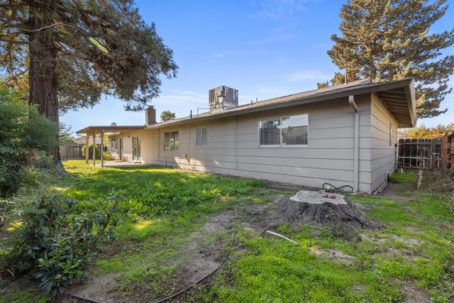 2500 Hampton Way, Turlock, CA 95382