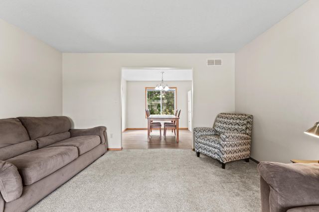 5512 44th Avenue NW, Rochester, MN 55901