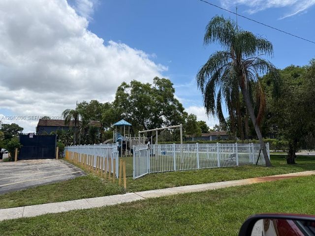 4767 NW 9th Drive 4767, Plantation, FL 33317
