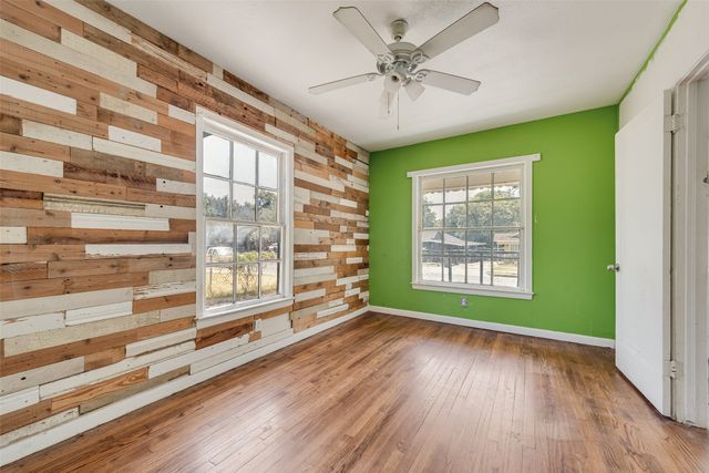2831 Grafton Avenue, Dallas, TX 75211