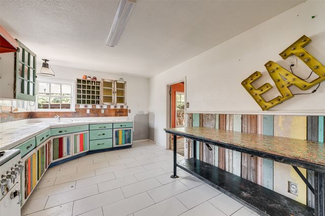 2831 Grafton Avenue, Dallas, TX 75211