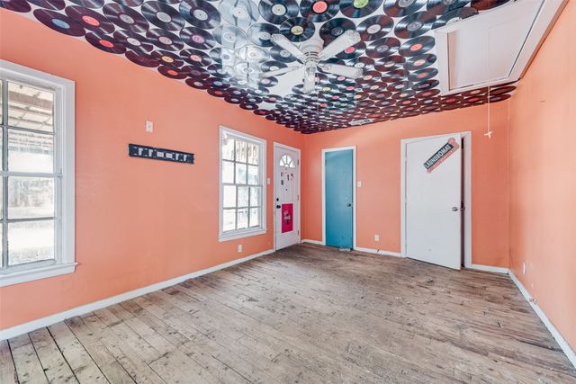 2831 Grafton Avenue, Dallas, TX 75211