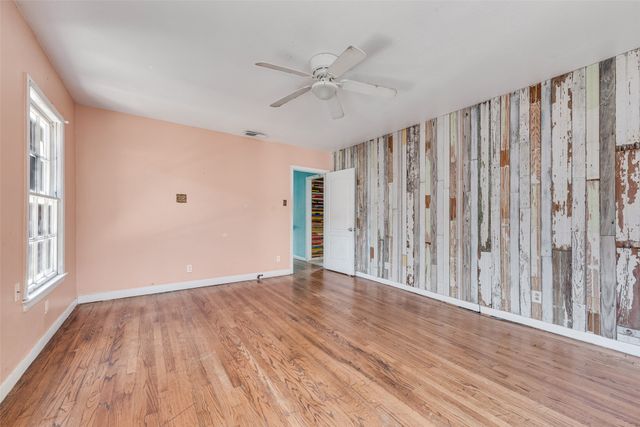 2831 Grafton Avenue, Dallas, TX 75211