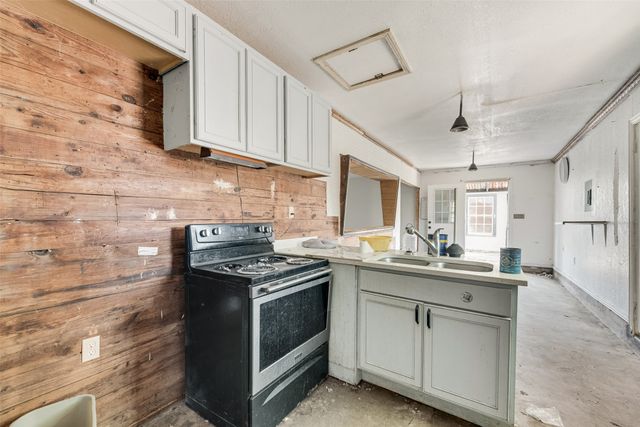 2831 Grafton Avenue, Dallas, TX 75211