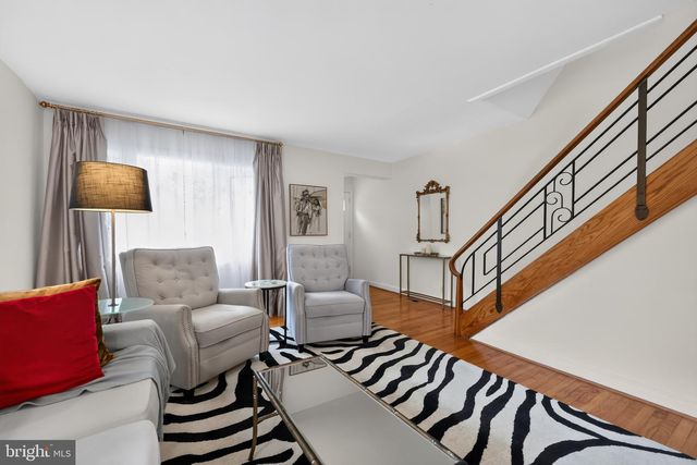 857 GLENN ST, Philadelphia, PA 19115