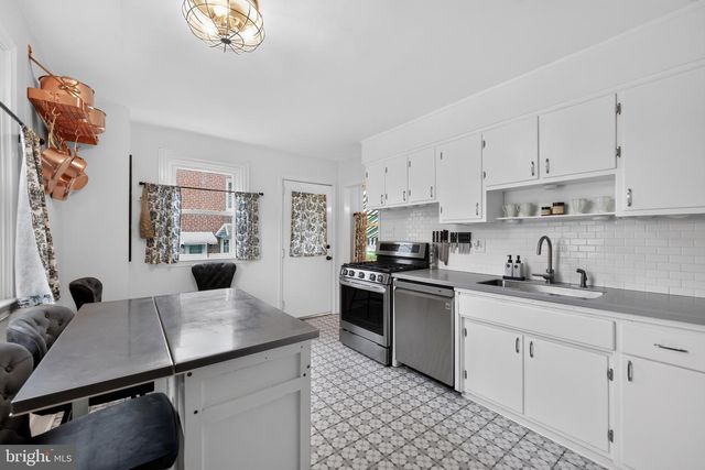 857 GLENN ST, Philadelphia, PA 19115