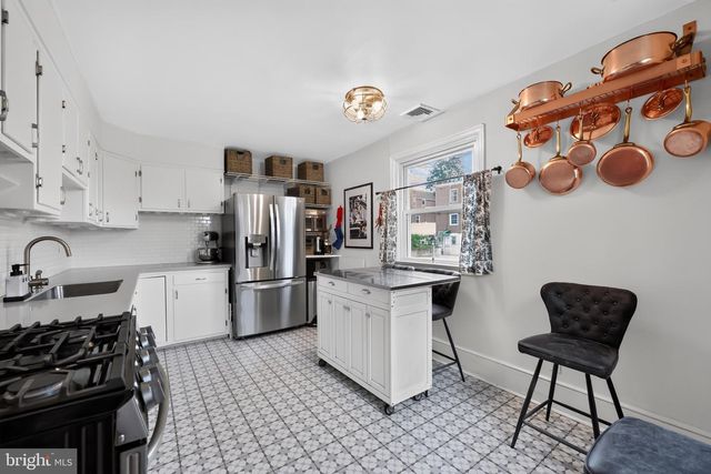857 GLENN ST, Philadelphia, PA 19115