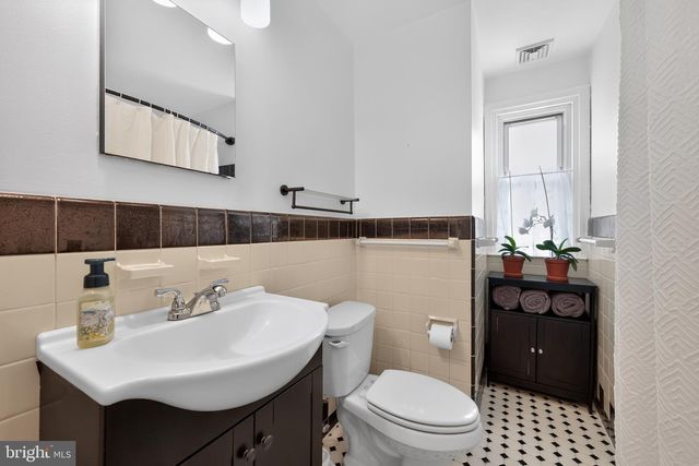 857 GLENN ST, Philadelphia, PA 19115