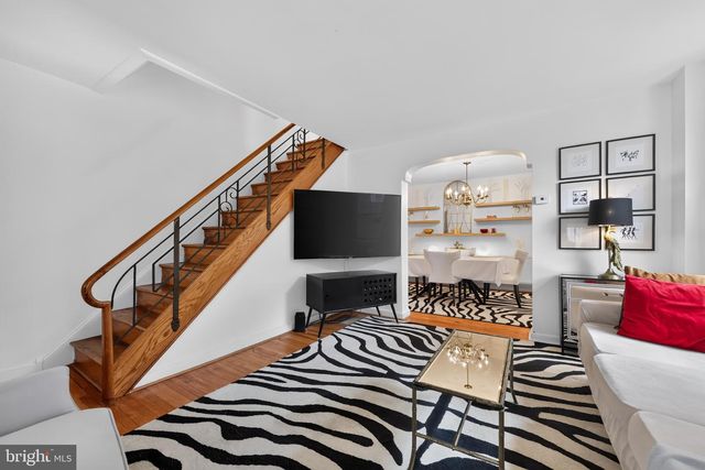 857 GLENN ST, Philadelphia, PA 19115