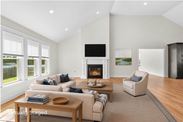 7 Maxwell Lane, Sandwich, MA 02563