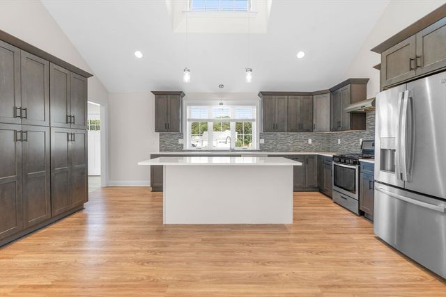 7 Maxwell Lane, Sandwich, MA 02563