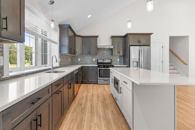 7 Maxwell Lane, Sandwich, MA 02563
