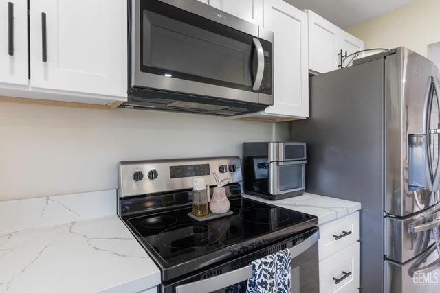 6612 Greensward Way, Bakersfield, CA 93309