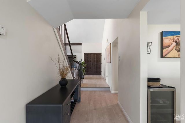 6612 Greensward Way, Bakersfield, CA 93309