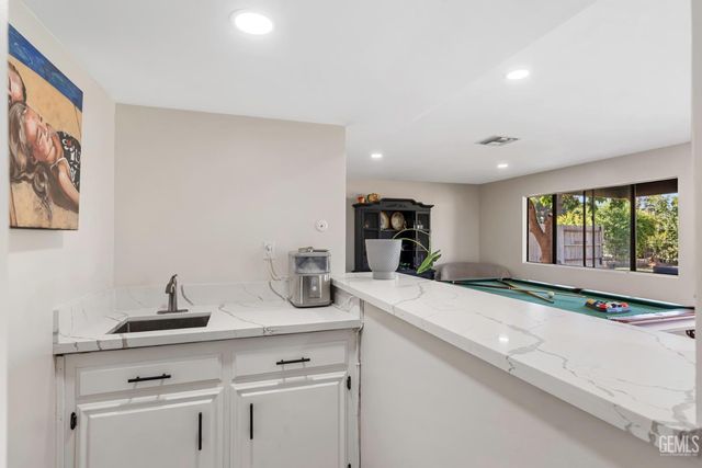 6612 Greensward Way, Bakersfield, CA 93309