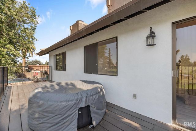 6612 Greensward Way, Bakersfield, CA 93309