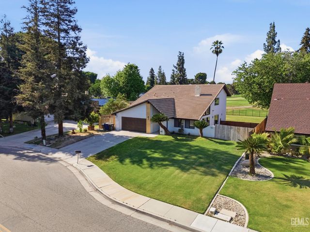 6612 Greensward Way, Bakersfield, CA 93309