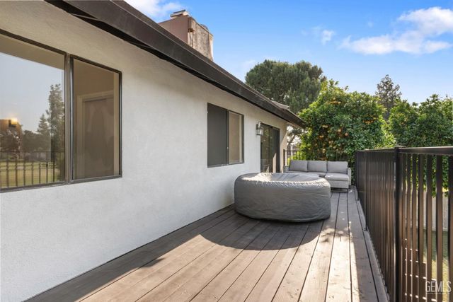 6612 Greensward Way, Bakersfield, CA 93309