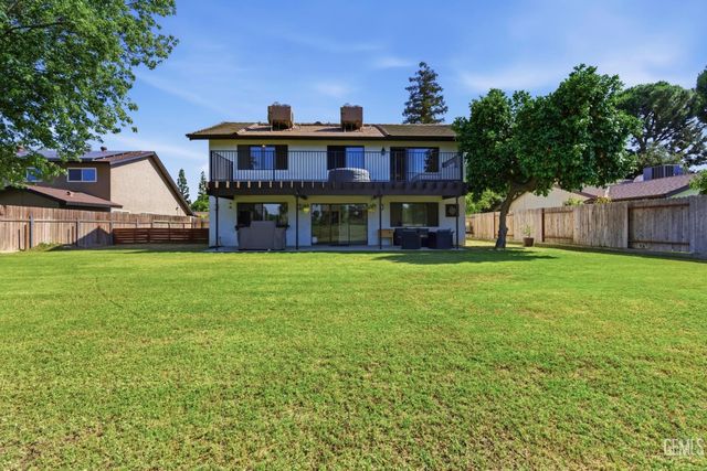 6612 Greensward Way, Bakersfield, CA 93309