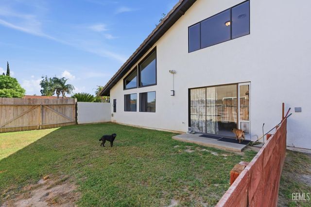 6612 Greensward Way, Bakersfield, CA 93309