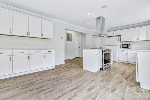 31 Trent Drive 48, Leicester, NC 28748