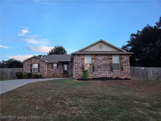 426 Hoyt Court, Alma, AR 72921