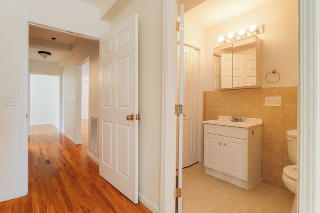 28 Forbes St 1, Boston, MA 02130