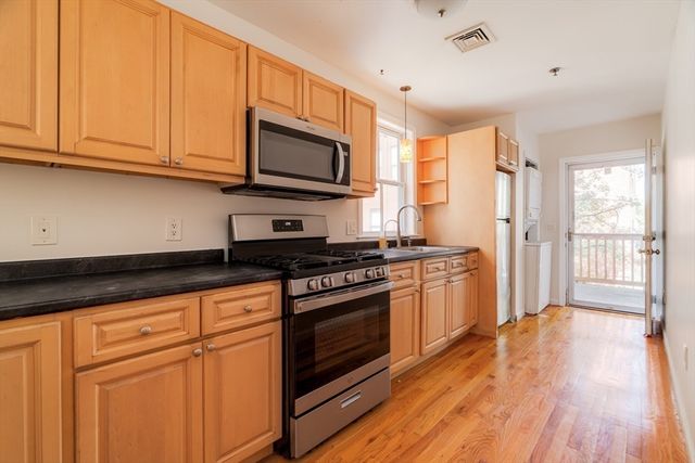28 Forbes St 1, Boston, MA 02130